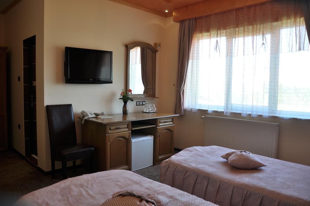 Pensiunea Milexim Câmpia Turzii Room photo